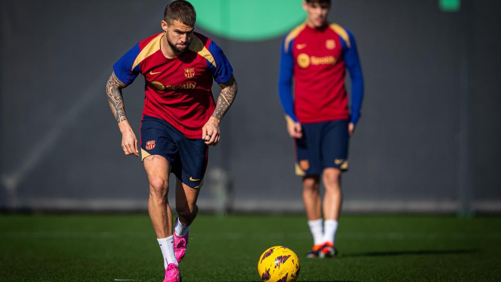 Iñigo Martínez, durante un entrenamiento del FC Barcelona.