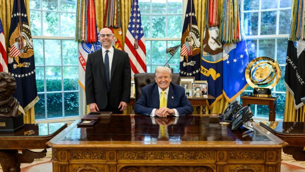 Stephen Miran y Donald Trump, en el despacho del presidente de Estados Unidos.