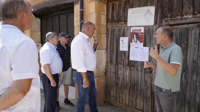 Miguel Ángel de Vicente visitando Riaguas de San Bartolomé