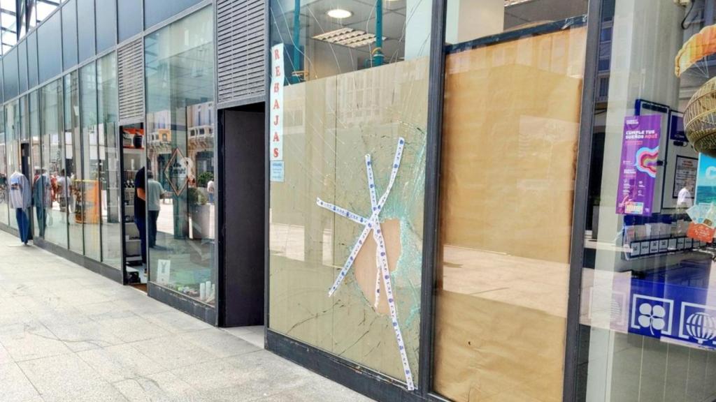 La Policía Nacional investiga un robo en una mercería de la plaza de Lugo, en A Coruña