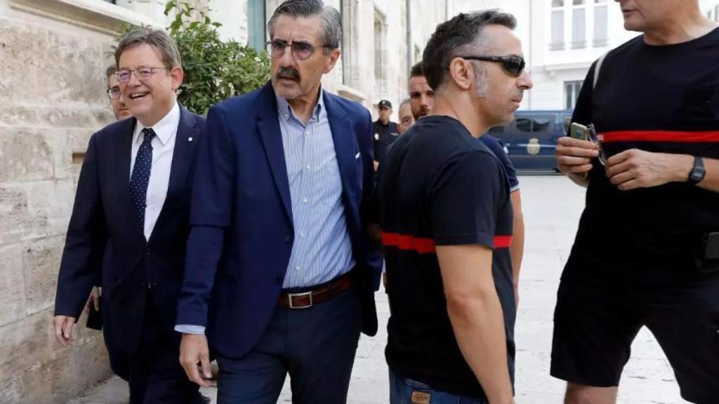 José María Ángel accede al parlamento valenciano junto a Ximo Puig. EE