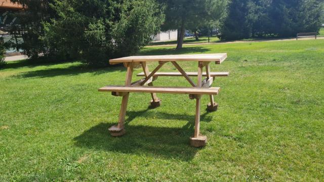 Banco arrancado en La Vaguada por los vándalos