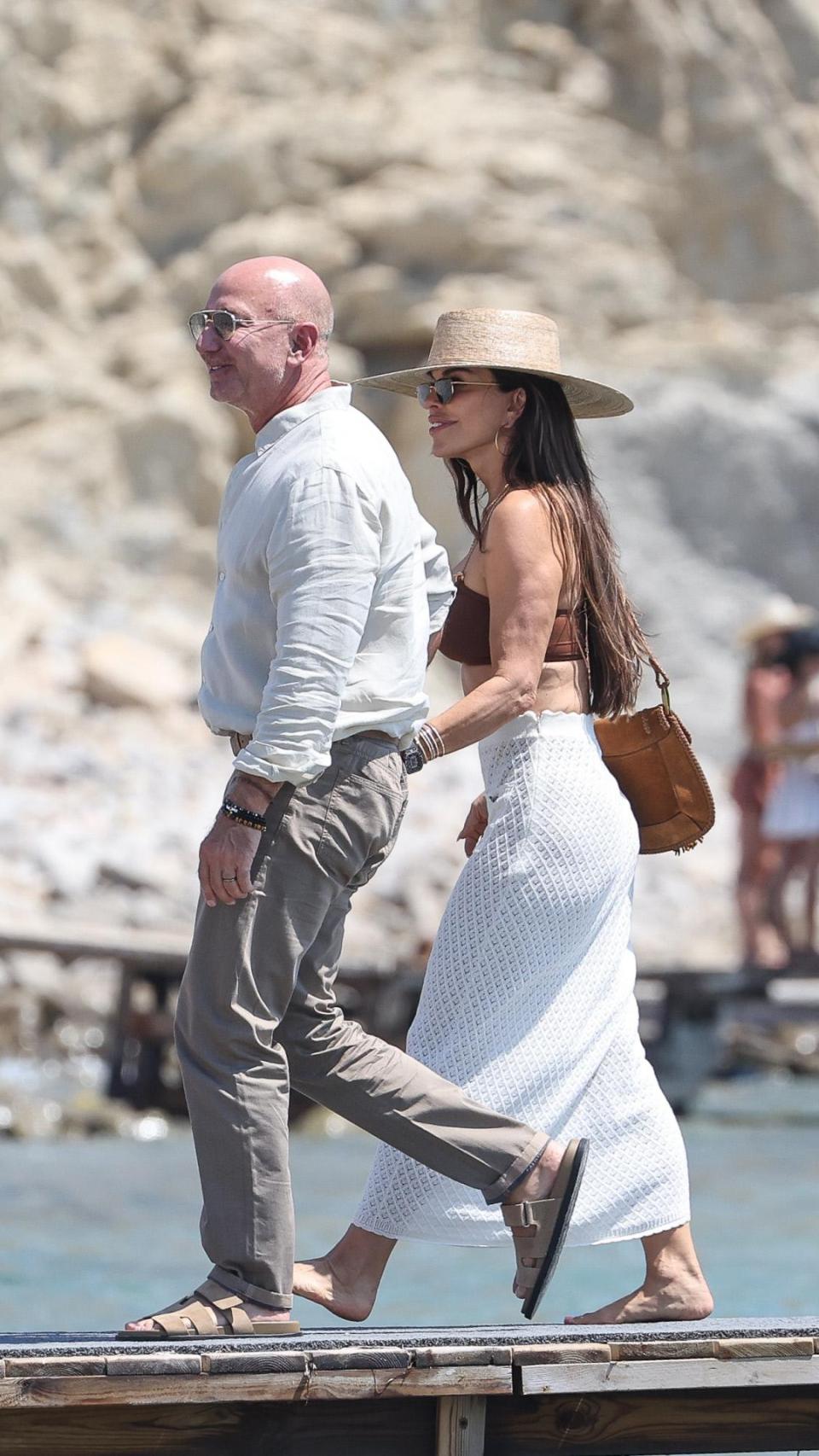 Bezos y Lauren Sánchez, en las costas de Ibiza.