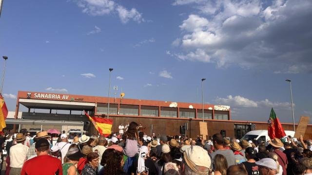 Concentración en la estación de Sanabria AV