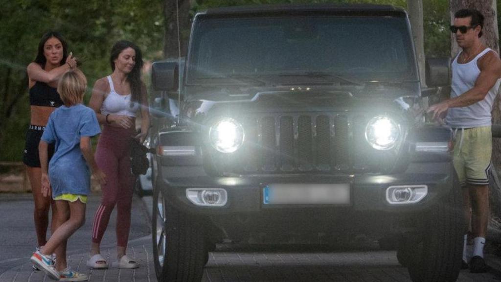 Mario Casas y Melissa Pinto han disfrutado de un día en un parque de ocio en la capital.
