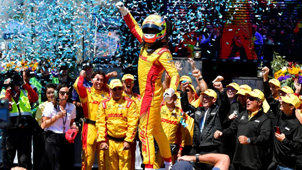 Álex Palou celebra su victoria en el pasado Gran Premio de Monterrey de IndyCar
