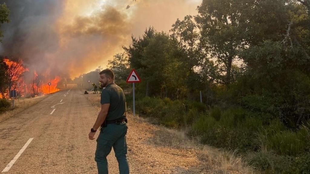 Las sobrecogedoras imágenes del incendio en Molezuelas de la Carballeda (Zamora)