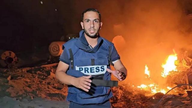 El periodista palestino Anas al Sharif, en una de sus conexiones para Al Jazeera desde Gaza.