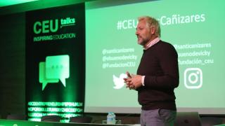 Santiago Cañizares ofrece una charla en la universidad CEU San Pablo.