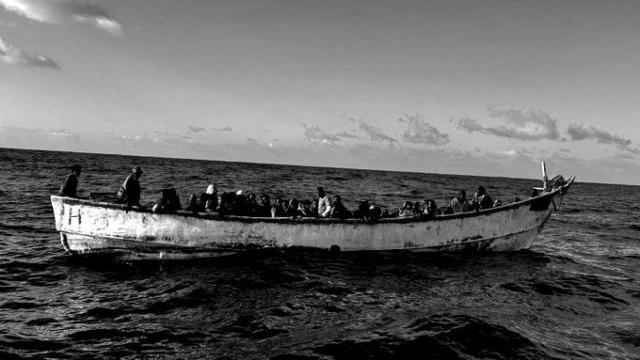 Cayuco avistado al sur de El Hierro