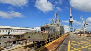 F-111 Bonifaz en las instalaciones de Navantia en Ferrol (A Coruña)
