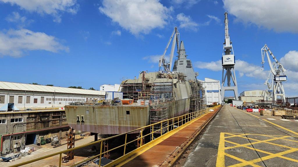 F-111 Bonifaz en las instalaciones de Navantia en Ferrol (A Coruña)