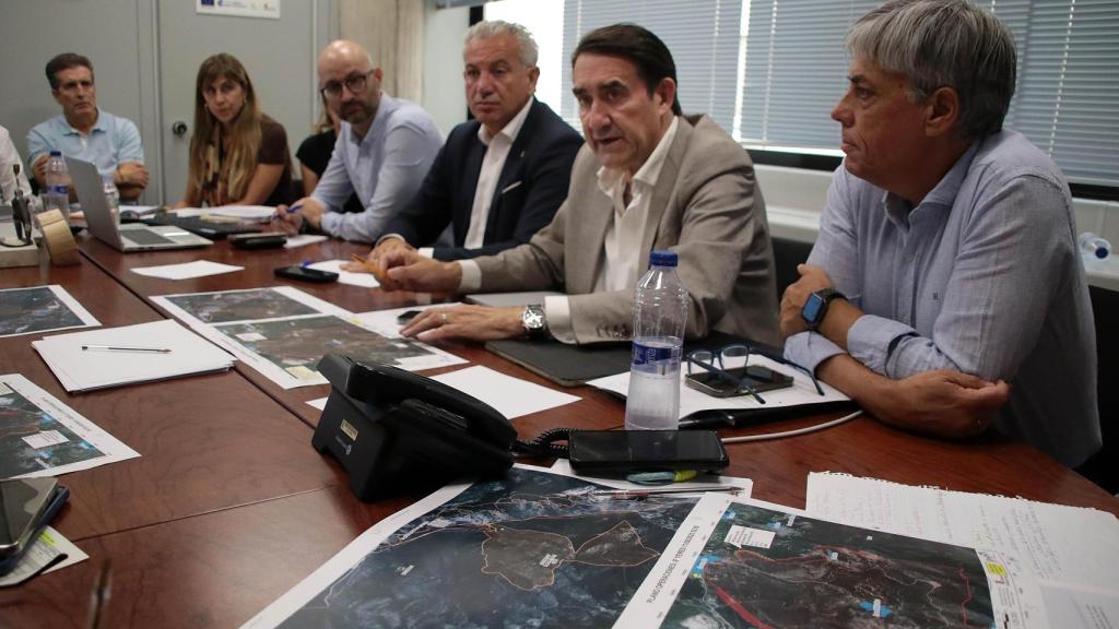 El consejero de Medio Ambiente, Juan Carlos Suárez-Quiñones preside la reunión del CECOPI en León