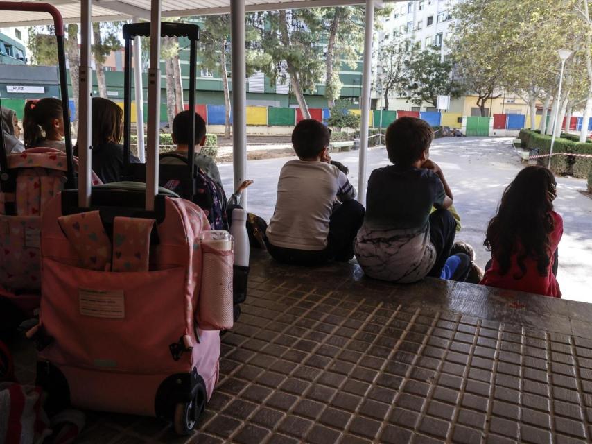 Alumnos de un colegio afectado por la Dana.