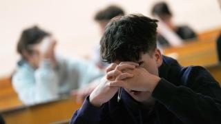 Imagen de archivo de un joven antes de un examen