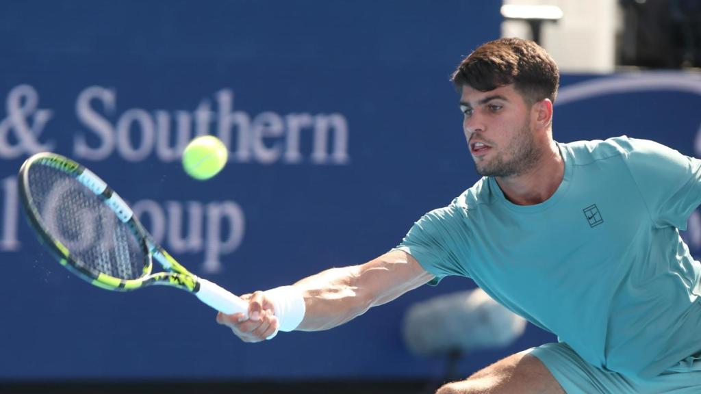 Carlos Alcaraz, durante el partido del Masters 1.000 de Cincinnati contra Dzumhur.