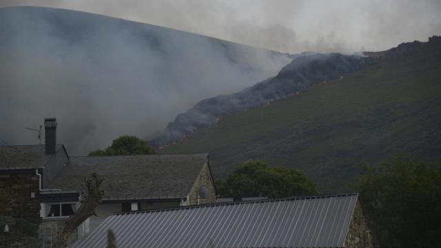 Vista de los incendios del Macizo Central, a 11 de agosto de 2025, en Chandrexa de Queixa, Ourense, Galicia (España)