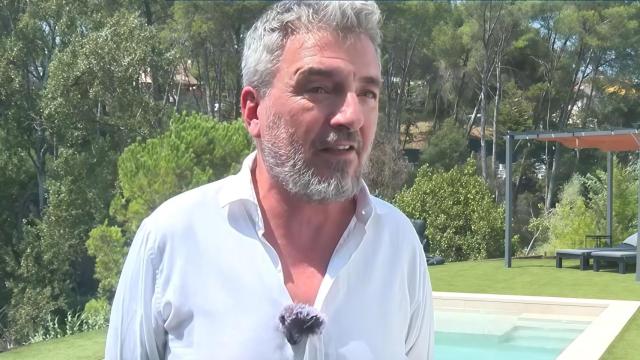 Antonio Molina, propietario de una piscina que alquila por horas.