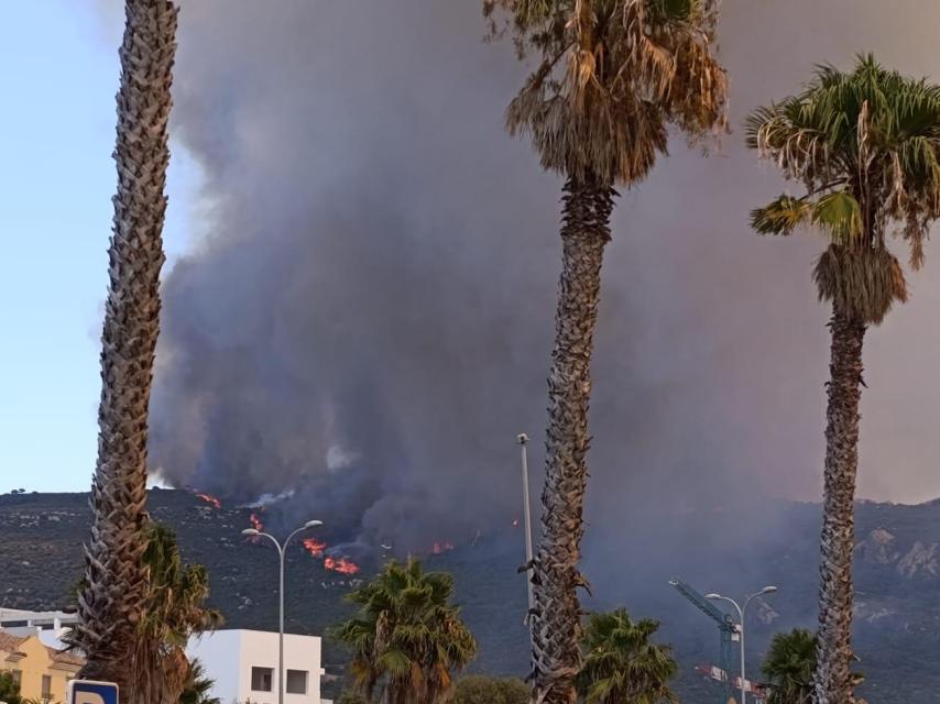 Imagen del incendio en Tarifa.