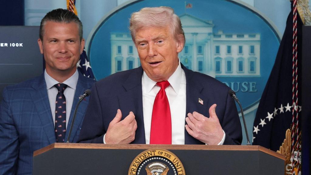 Donald Trump ofrece una rueda de prensa en la Casa Blanca sobre el envío de agentes federales para reforzar la policía en Washington DC.