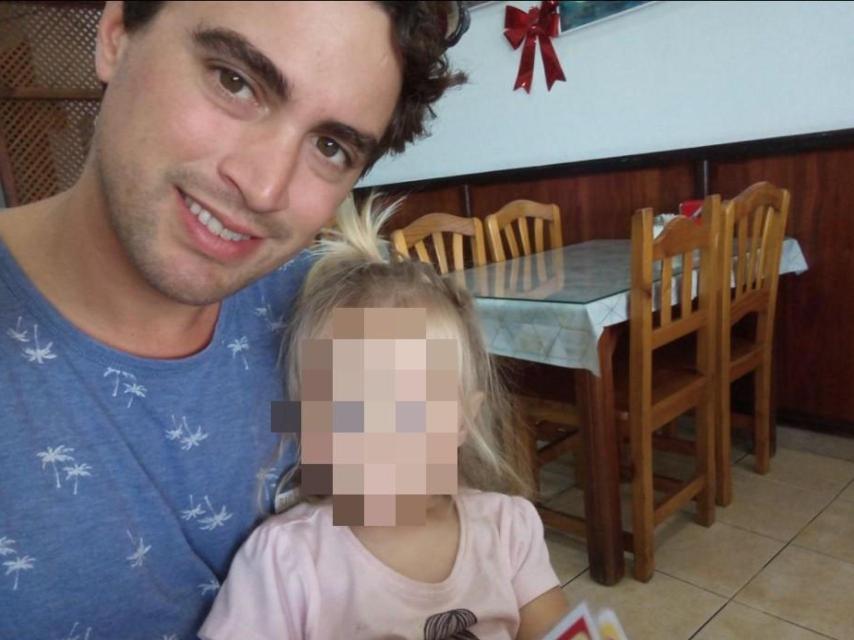 Gerónimo de 31 años, junto a su hija Lily Sofia.