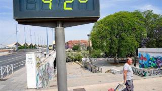 Un termómetro de Sevilla marca 42 grados.