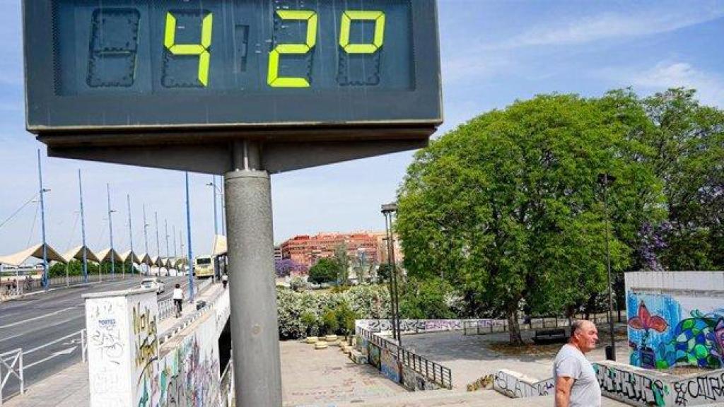 Un termómetro de Sevilla marca 42 grados.