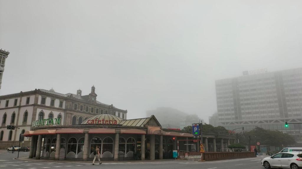 A Coruña amanece cubierta de niebla