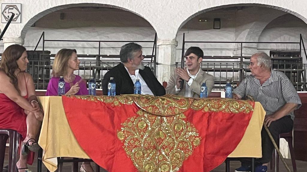 Rueda de prensa de presentación de la encerrona de El Candela en Almadén.