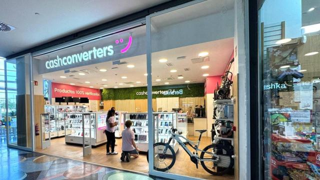 La nueva tienda de Cash Converters en la planta baja del centro comercial Luz del Tajo de Toledo.