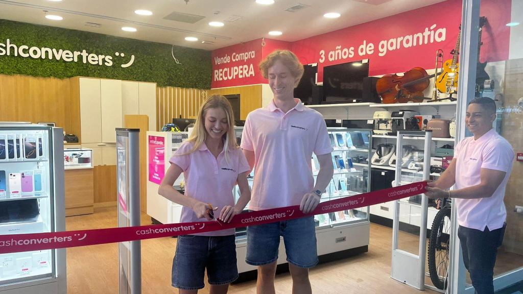 Los franquiciados de Cash Converters que han liderado la apertura en Toledo.