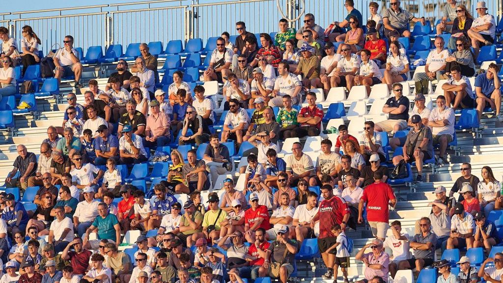 Afición zaragocista en el Ibercaja Estadio.