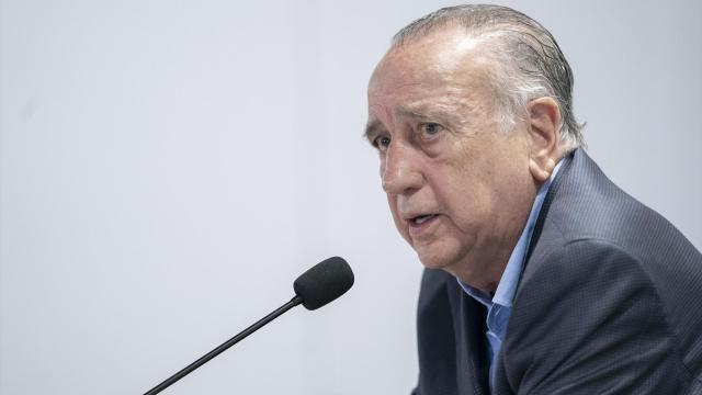 Fernando Roig, ante los medios para comunicar los beneficios del Grupo Pamesa.