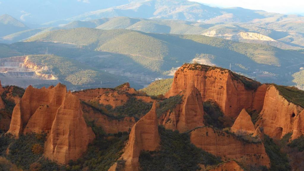 El impresionante paisaje de Las Médulas, el corazón rojo del Imperio Romano