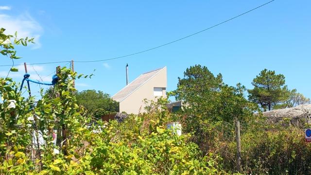 Vivir frente al mar en A Coruña II: Una casa de Manuel Gallego en Corrubedo