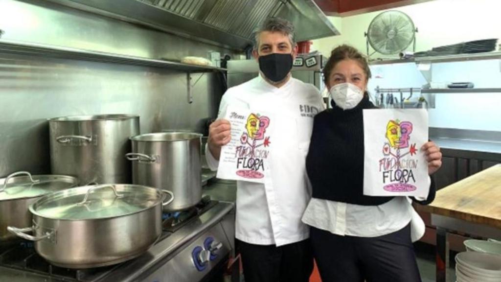 Marta González Deus con Juan Crujeiras durante la elaboración del primer menú.