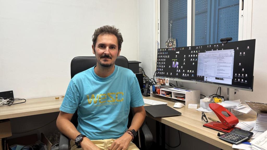 Dani, trabajador con 20 años de experiencia rotundo sobre el comercio: “Estar en el centro es más un obstáculo que un privilegio”