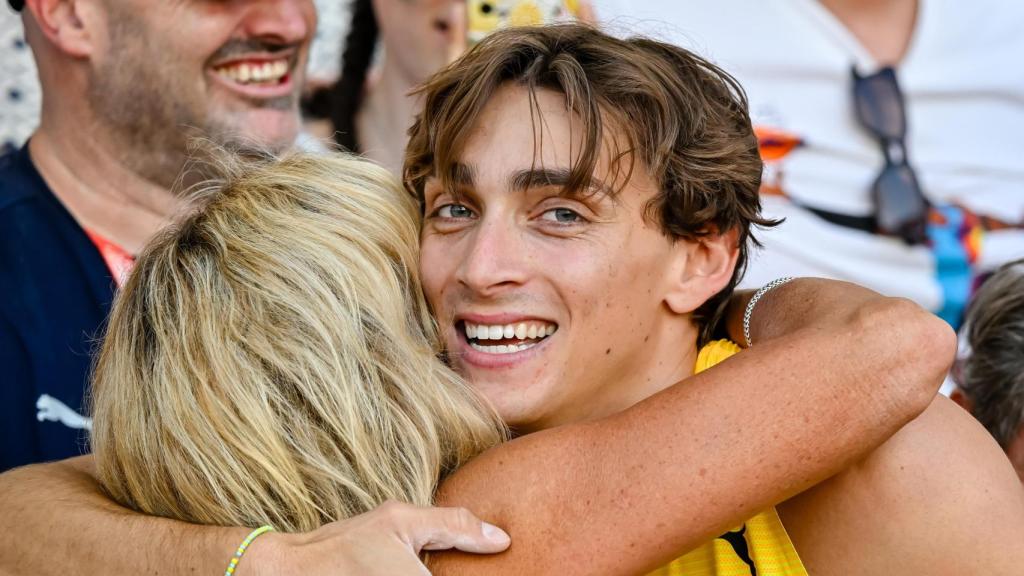 Duplantis, feliz tras conquistar su enésimo récord.