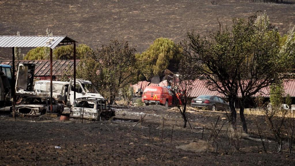 Un vehículo del UME en la finca de Soto de Viñuelas.