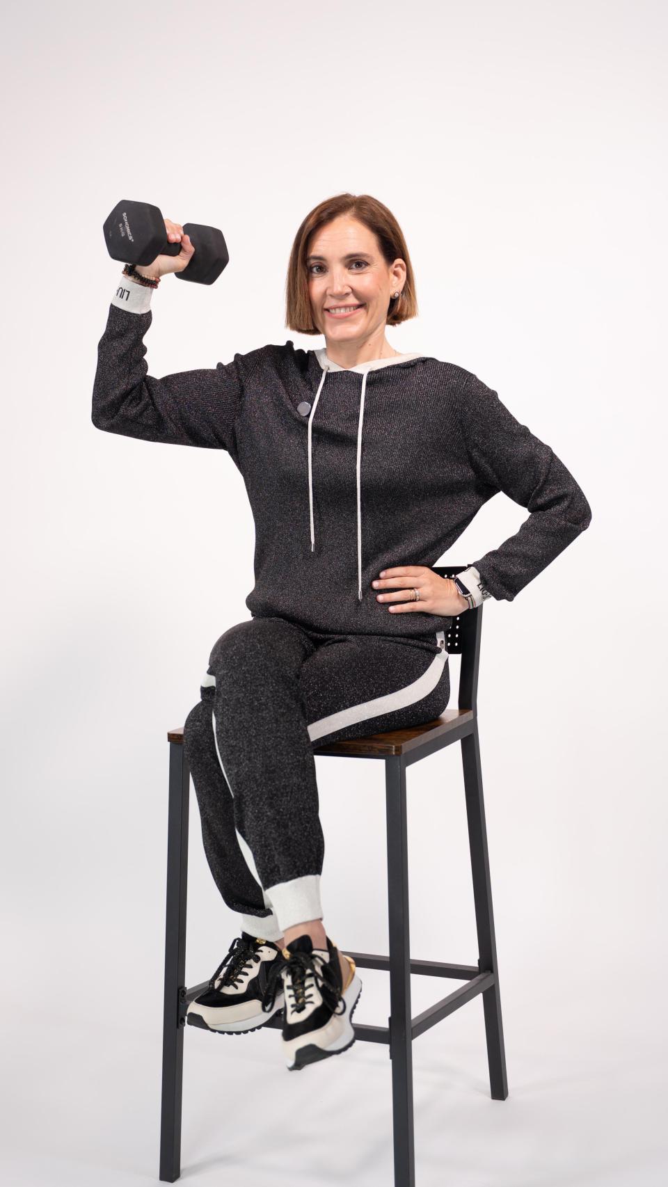 La farmacéutica en el vídeo donde compara las dos prácticas deportivas.