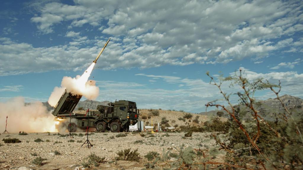 Primer disparo real del sistema de artillería GMARS