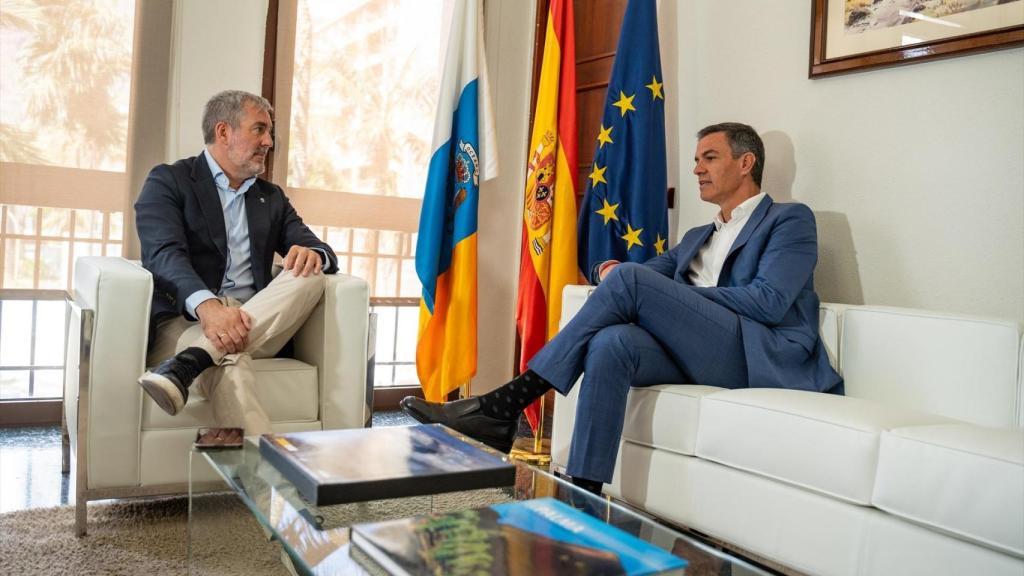 Fernando Clavijo y Pedro Sánchez durante una reunión en La Palma en 2024.