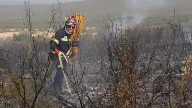 El presidente de la Diputación de Zamora, Javier Faúndez, en el incendio de Puercas de Aliste