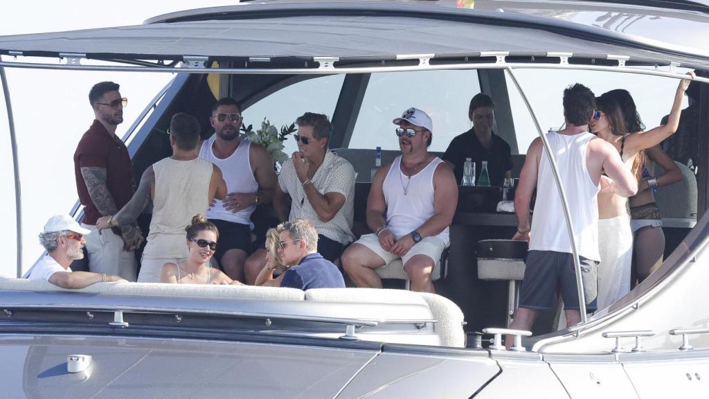 Chris Hemsworth ha celebrado su 42 cumpleaños con una fiesta a bordo de un yate privado.