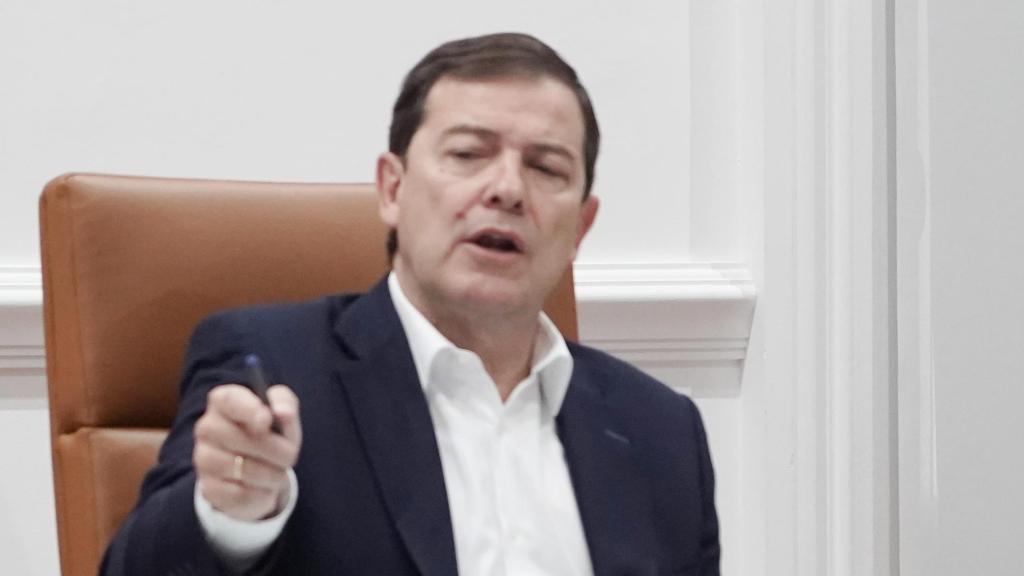 El presidente de la Junta aborda con miembros de su Ejecutiva las actuaciones de reconstrucción de las zonas afectadas por los incendios