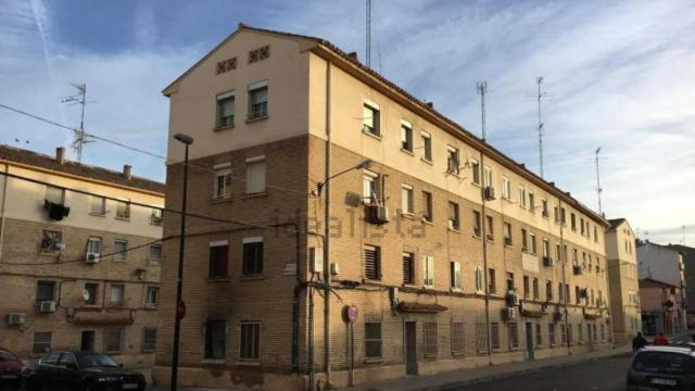 Piso okupado a la venta en Zaragoza.