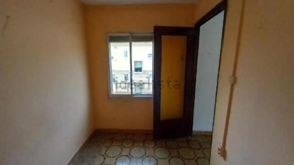Una de las habitaciones del piso en venta en Zaragoza.
