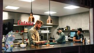 884921891_249067174_1706x960