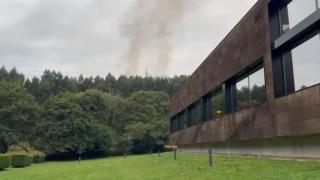 Arteixo (A Coruña) registra un nuevo incendio forestal esta mañana, cerca del embalse de Meicende