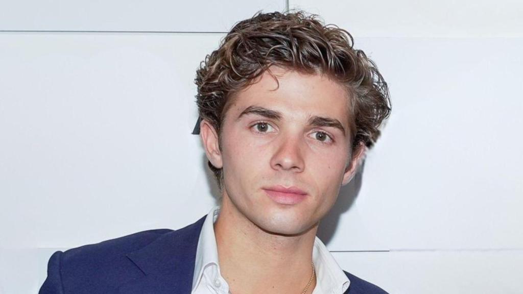 Achileas de Grecia, hijo de Pablo de Grecia y Marie Chantal, ha hecho ya sus pinitos como actor y ha trabajado en series de Netflix.